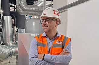 Holger mit ZÜBLIN-Arbeitssicherheitskleidung