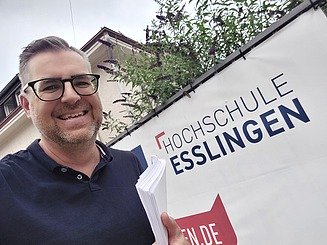 Holger nach einer Vorlesung an der Hochschule Esslingen